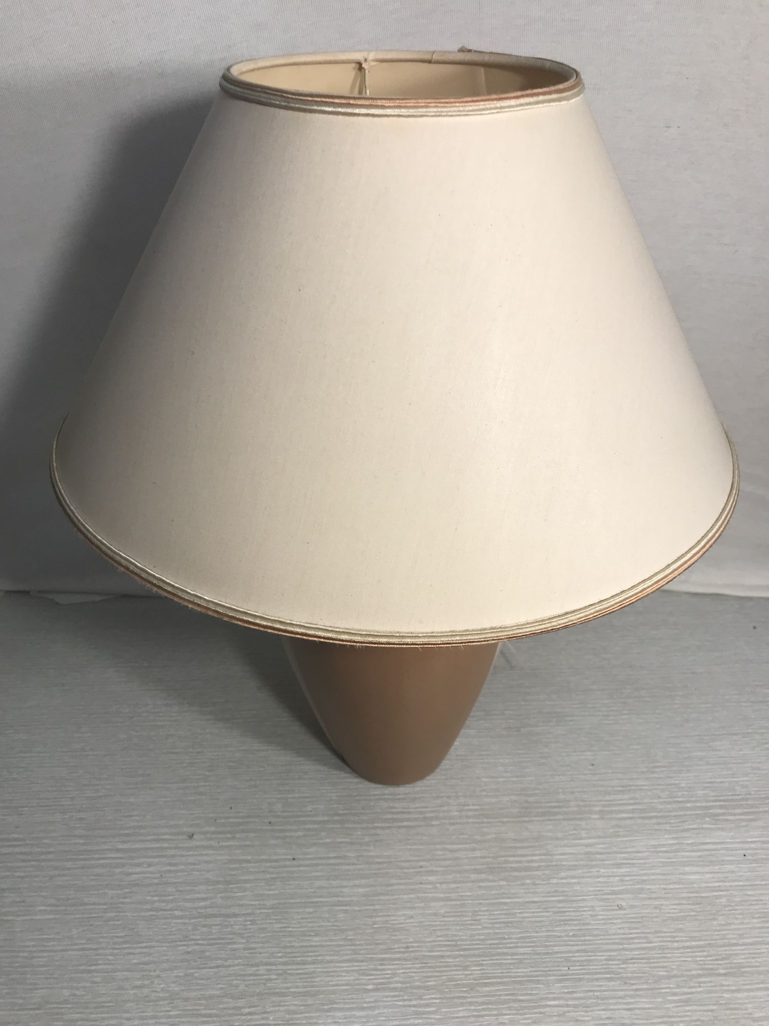 Lampe corps céramique beige abat-jour crème vintage