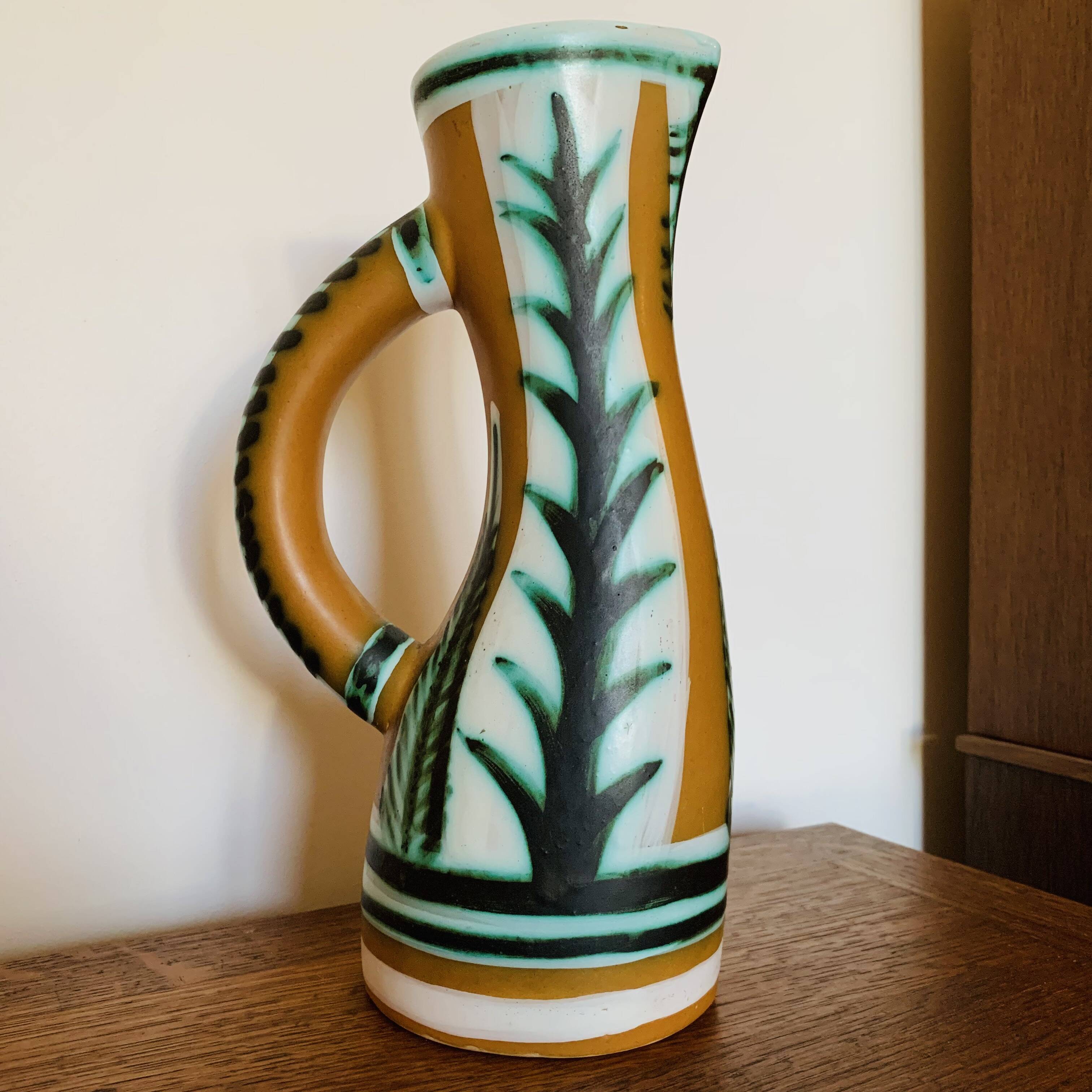 Kéraluc earthenware pitcher by Pierre Toulhoat