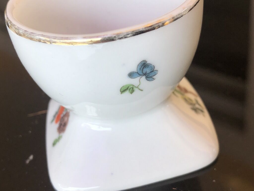 2 vintage porcelain shells