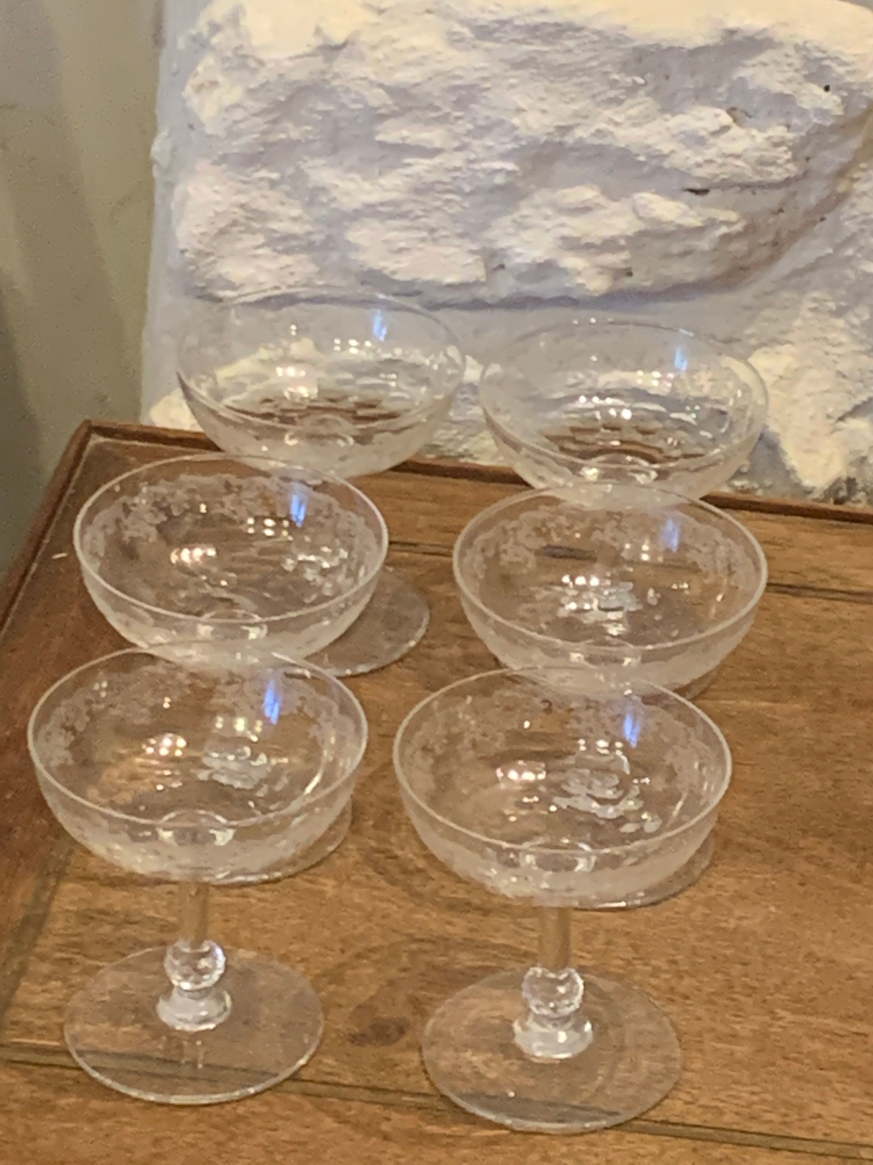 6 art deco champagne glasses with floral frieze