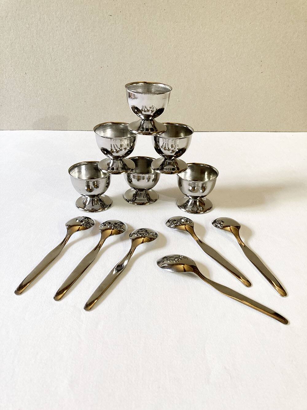 Service coquetiers en inox par Guy Degrenne