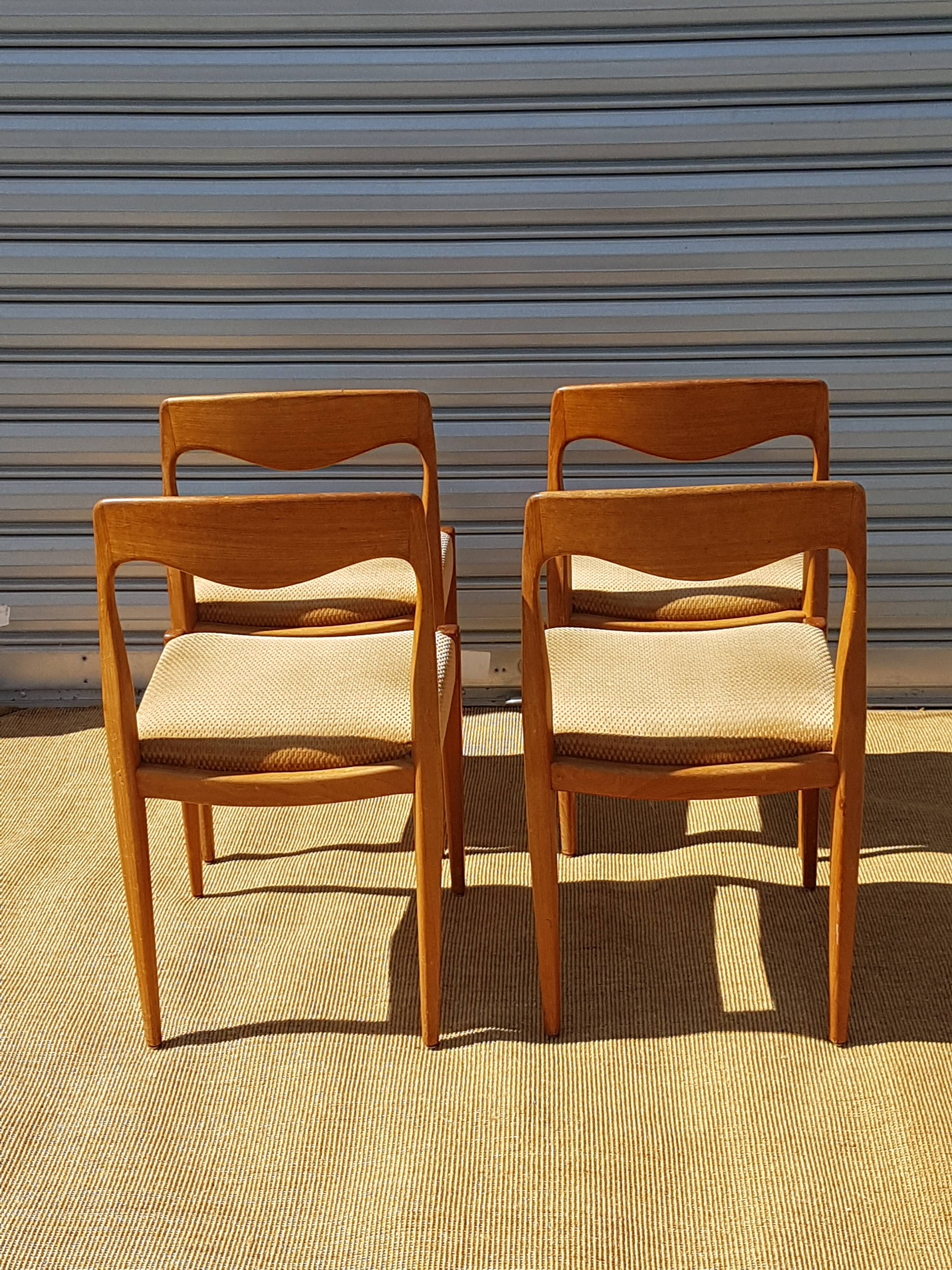 Suite of five Scandinavian chairs Roche Bobois