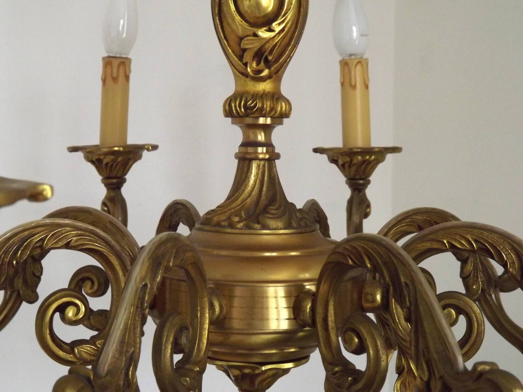 French Antique Traditional Bronze 8 Light Chandelier Acanthus Detail 5566