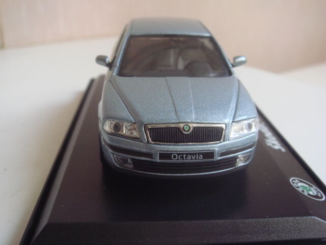 Skoda octavia 1996 silbergrau abrex 1/43