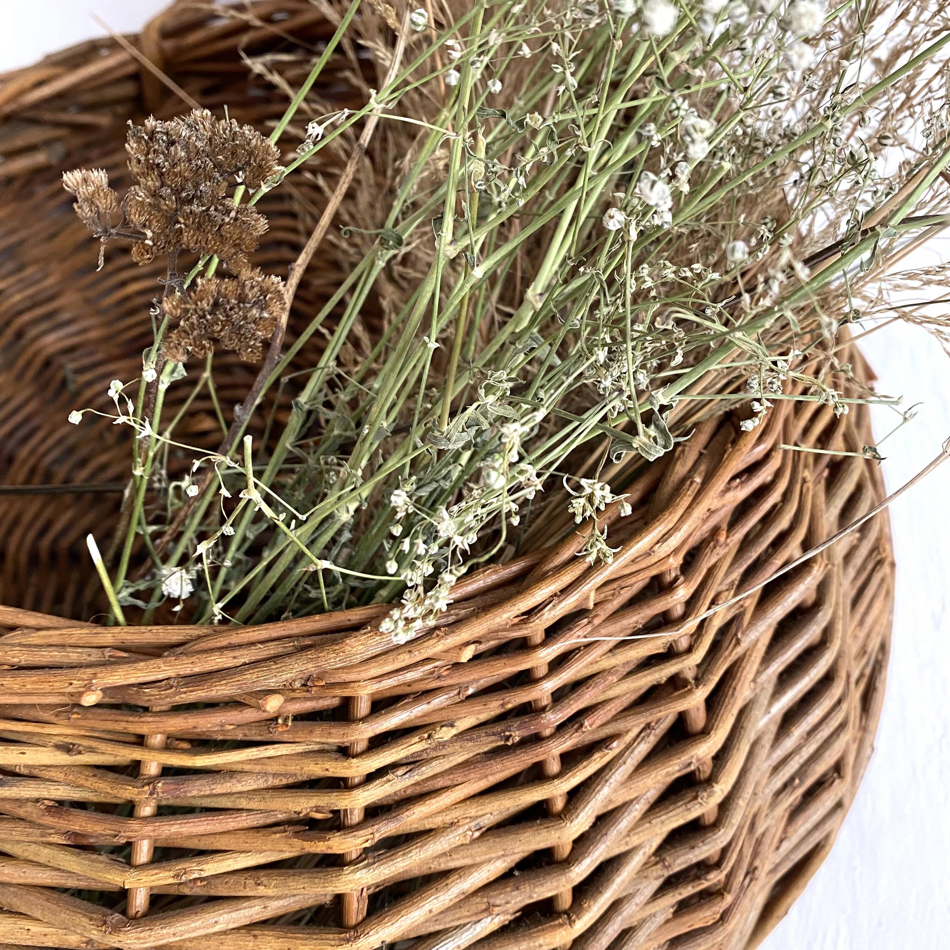 Panier en osier à suspendre