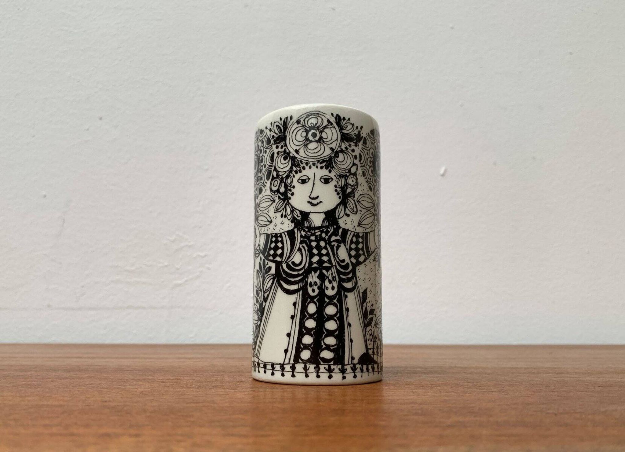 Danish Flora vase from the mid-century by Bjørn Wiinblad for Nymölle Denmark, 1960s.