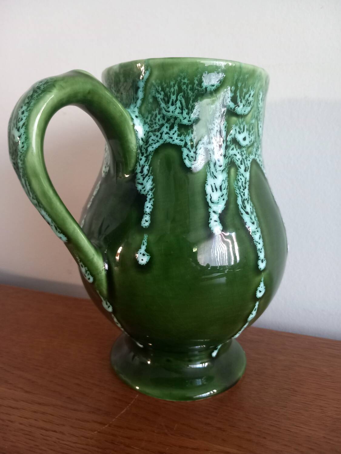 Magnificent Vintage Barbotine Jug – Relief Peach Decoration (H 18cm)