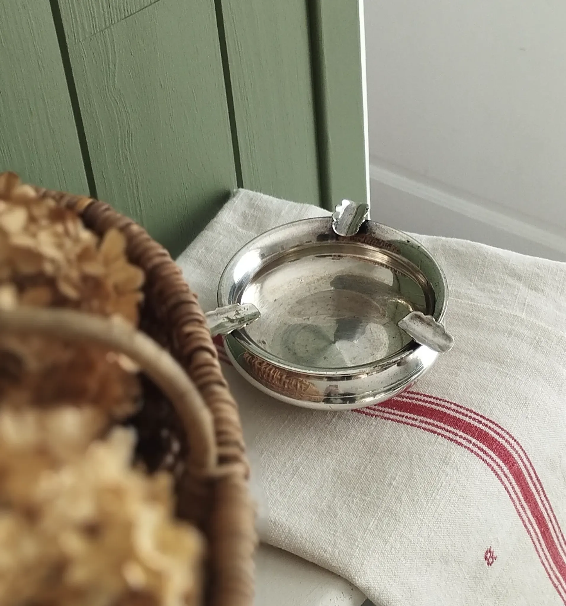 Small antique silver-plated metal ashtray English E.P.N.S.