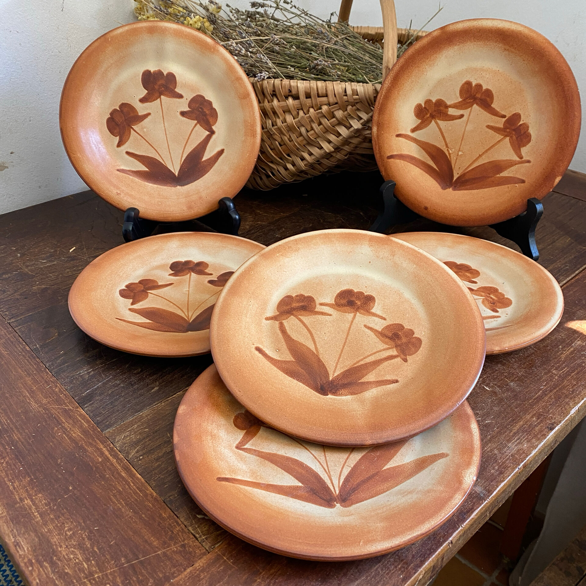 Stoneware dessert plates