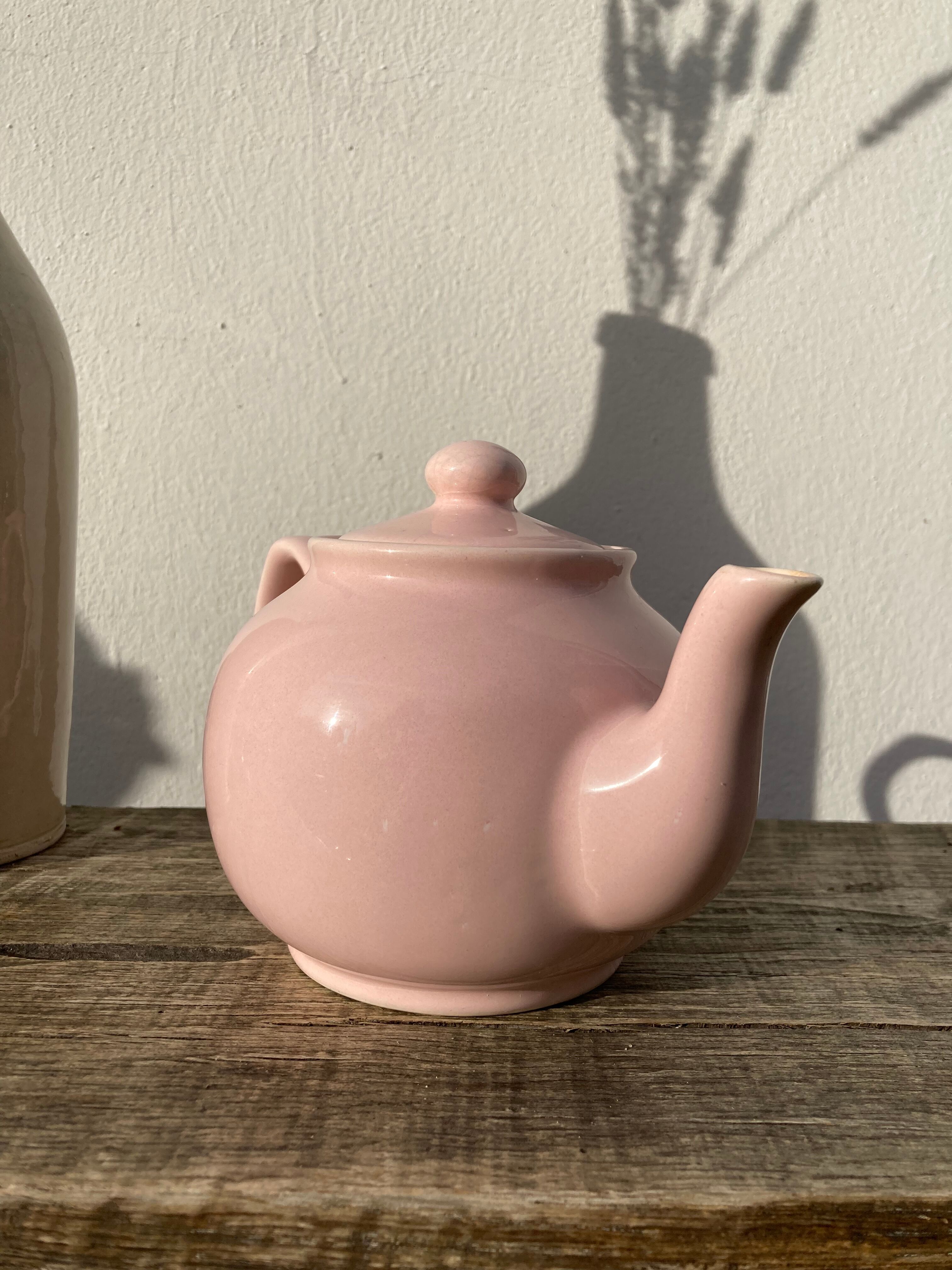 Théière anglaise en céramique rose vintage