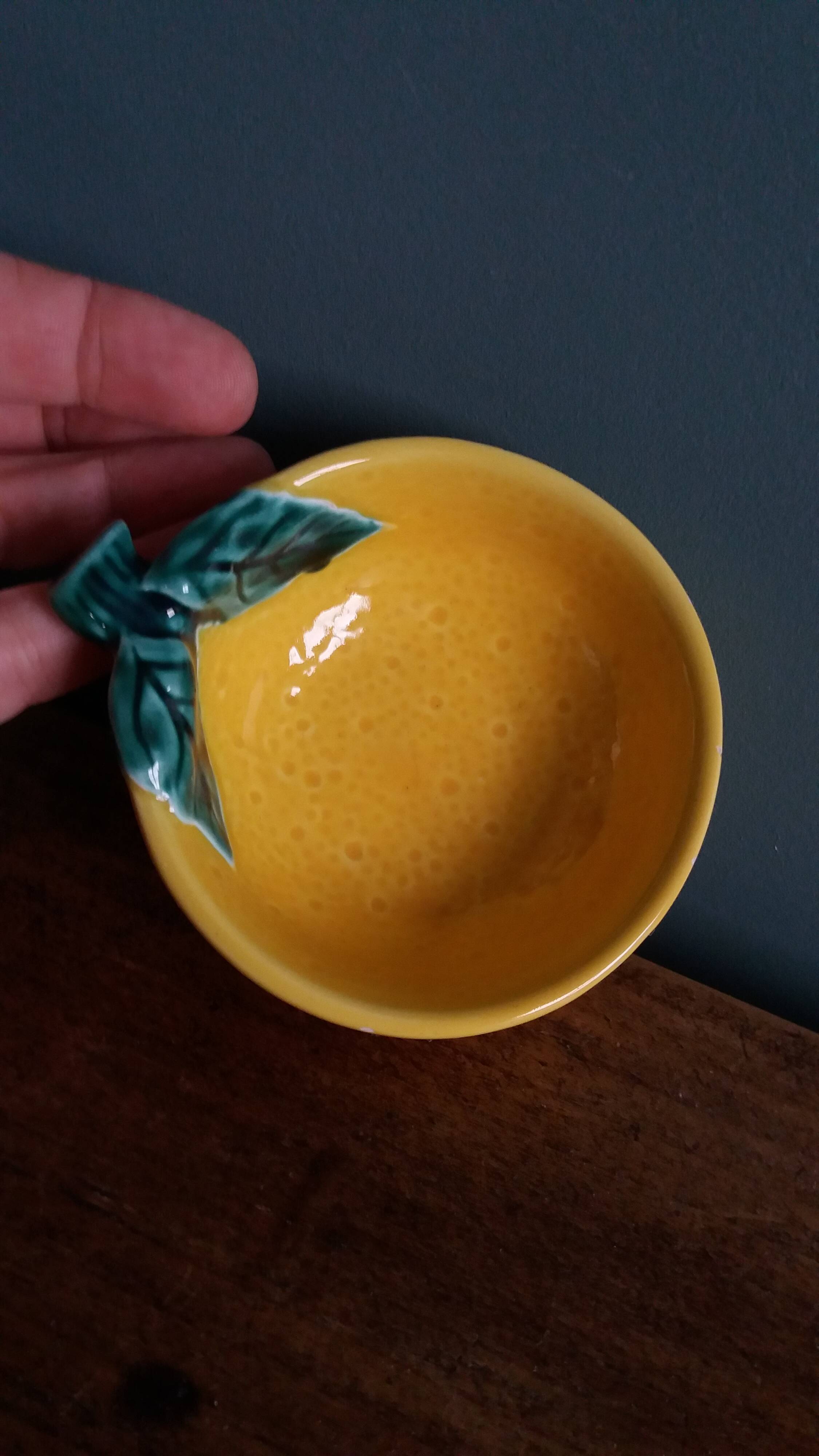 Lemon bowl in slipware