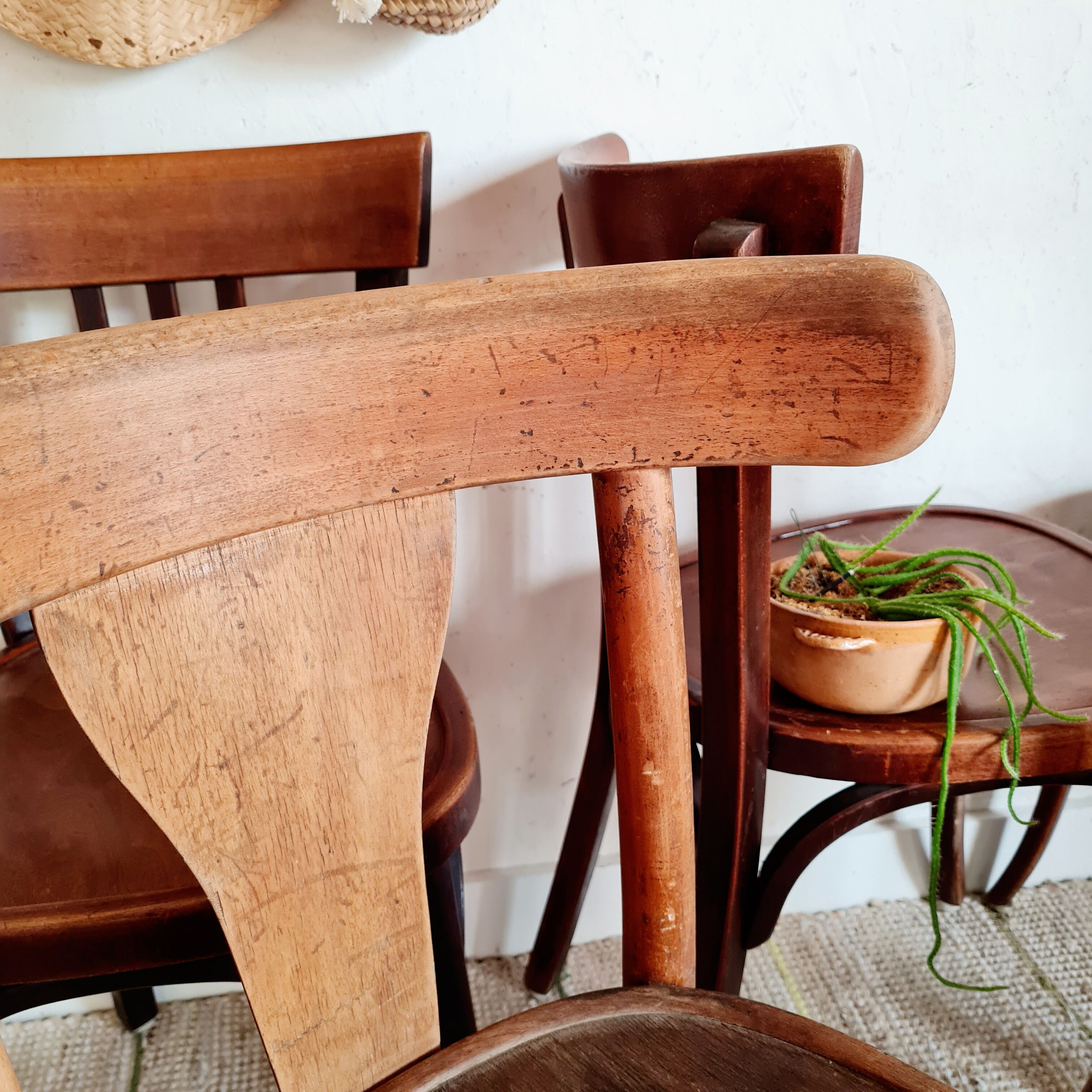 Lot de 6 chaises anciennes de bistrot