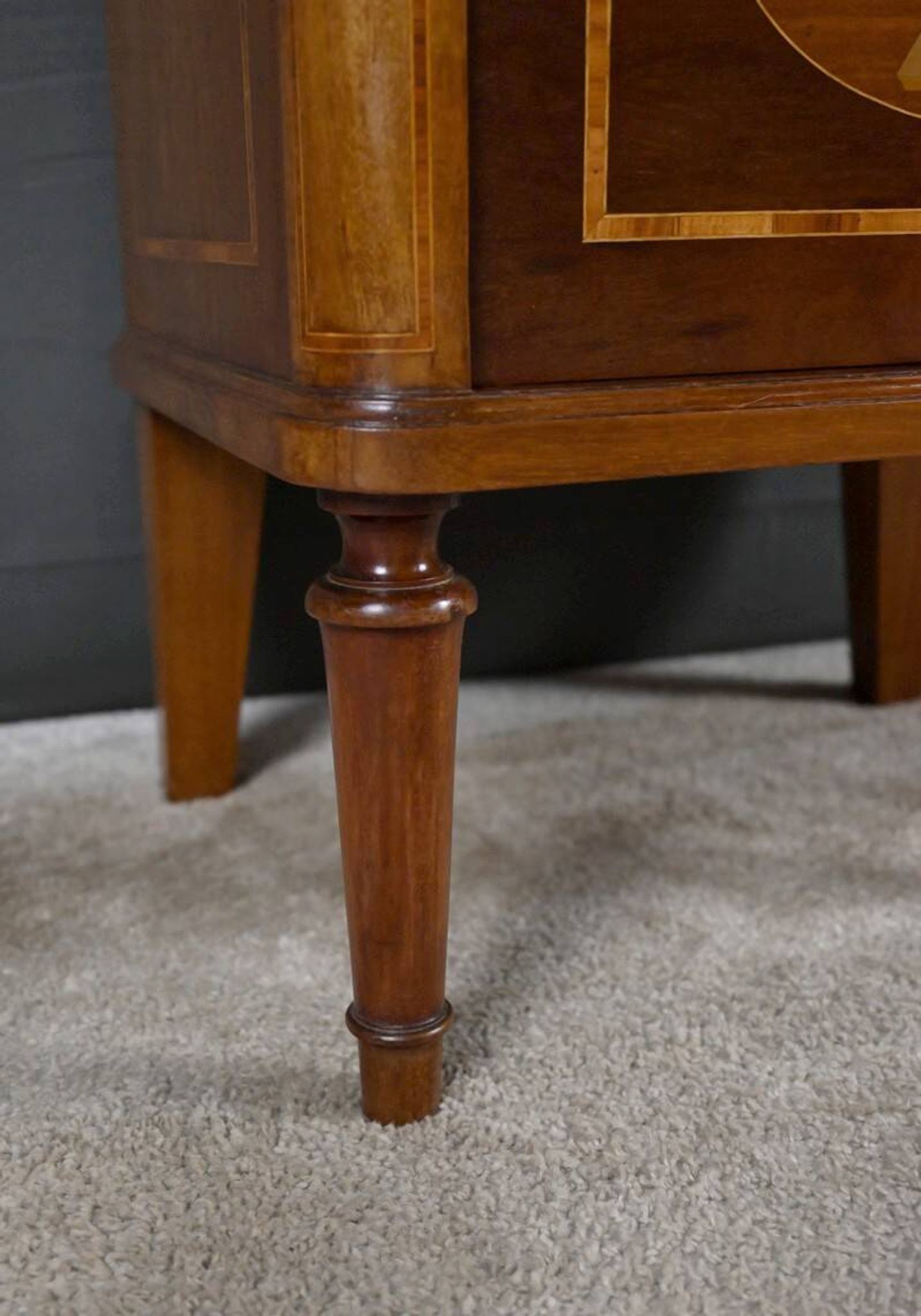 Small living room piece in marquetry, Louis XVI style – early 20th century