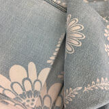 Oval tablecloth and 6 towels