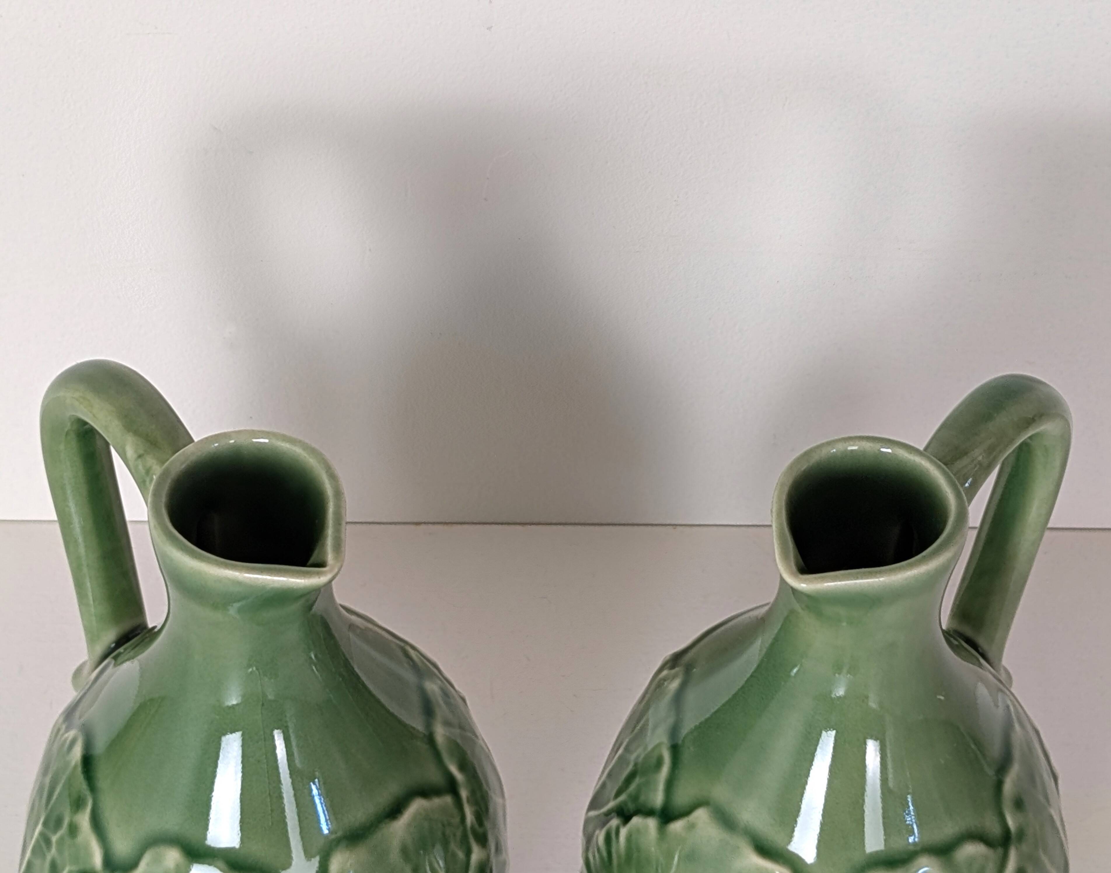 "Cabbage" oil and vinegar cruet
