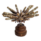 Ancien oursin crayon sur socle en bois tourné, 22 cm