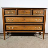 Property chest of drawers in solid walnut, Louis XVI period – Late 18th century