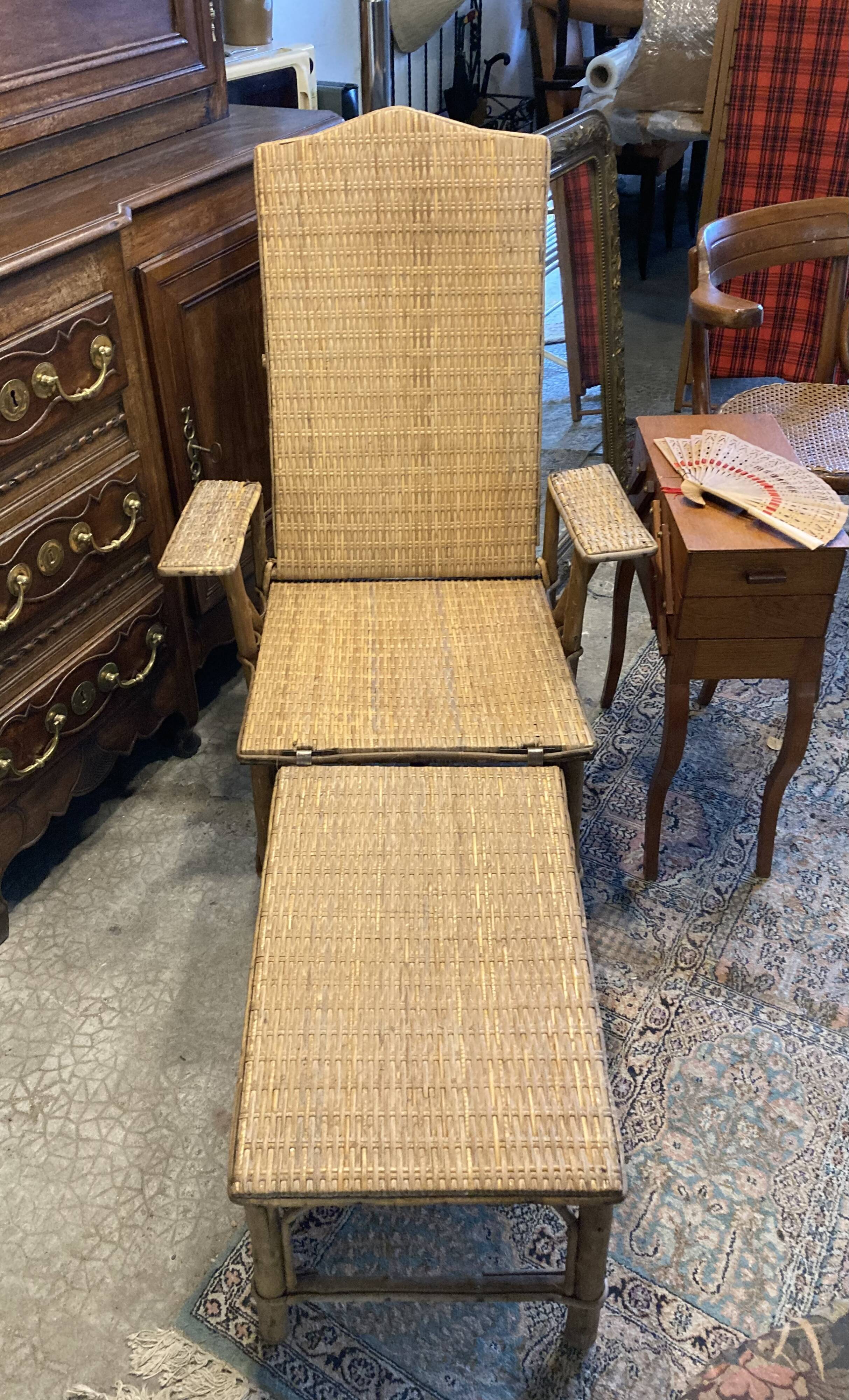 Rattan bamboo chaise longue 1920's
