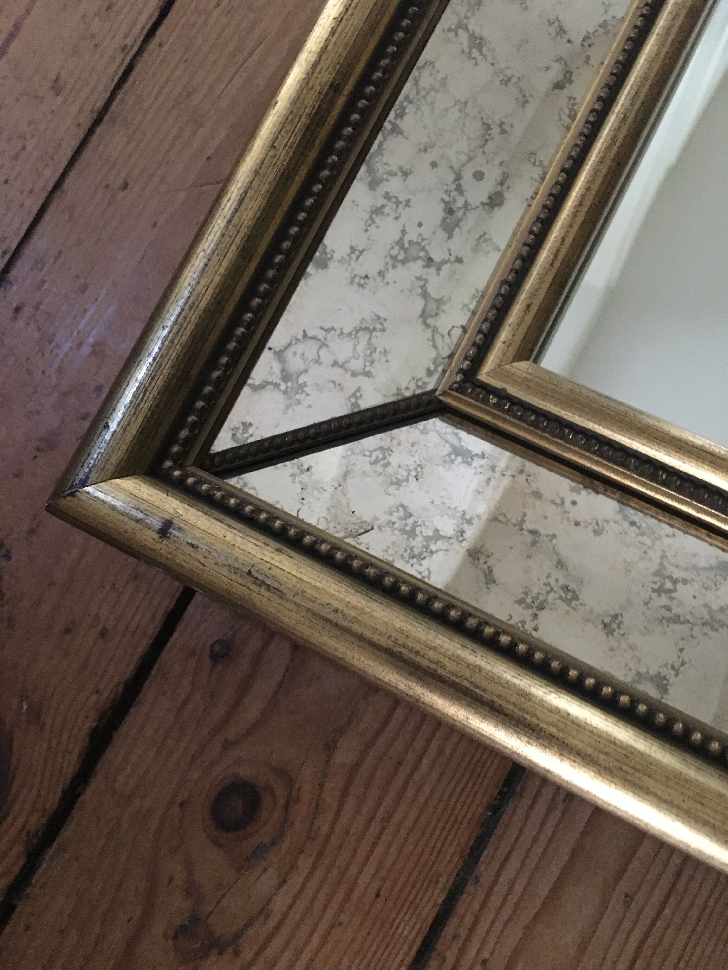 Golden mirror with 68 x 54 cm