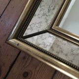 Golden mirror with 68 x 54 cm