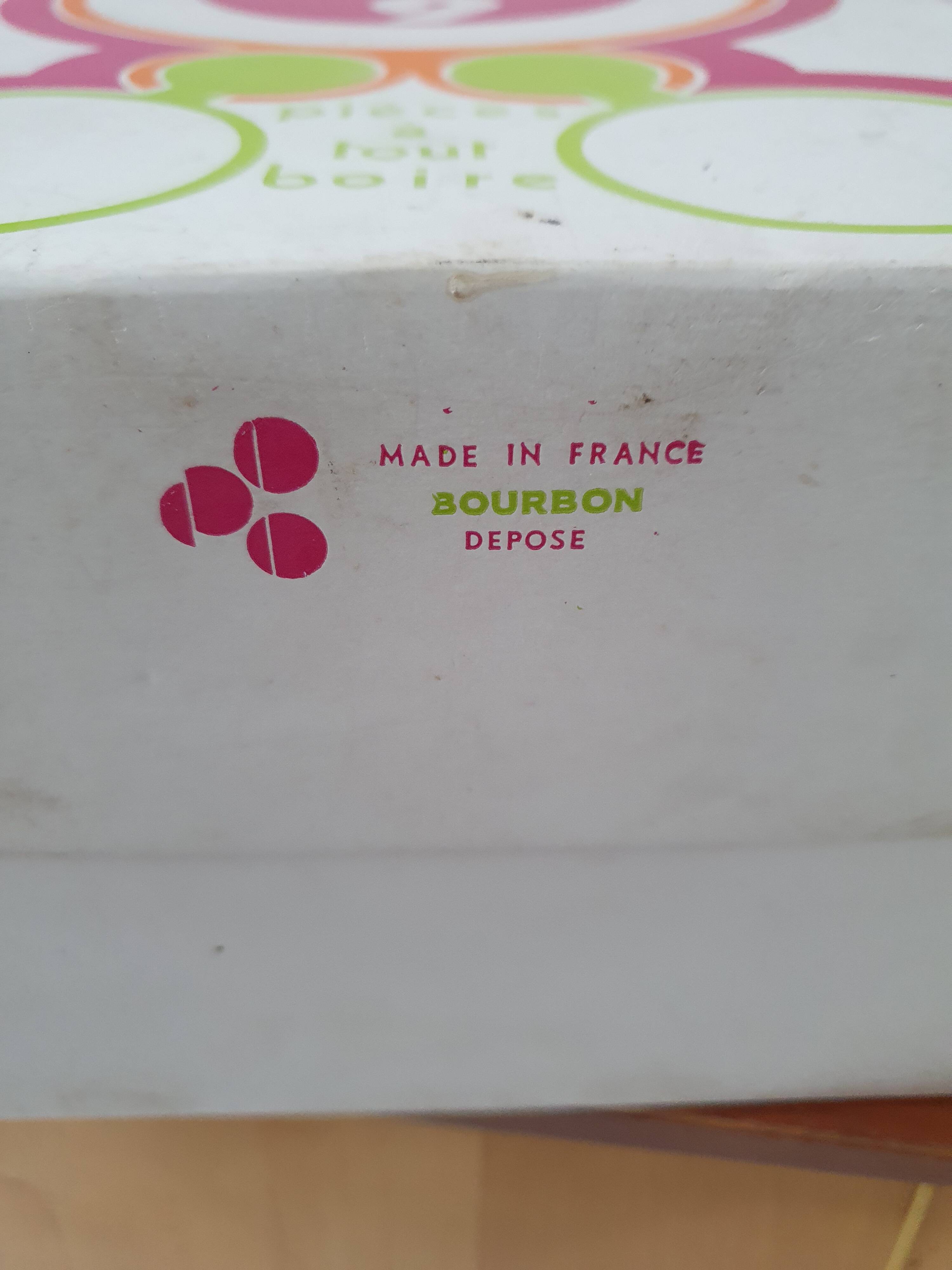 Space-age orangeade service "set = 9" design by Jean-Pierre Vitrac