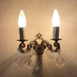 Paire d'appliques anciennes, avec pampilles en verre cristal