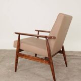 Scandinavian Lounge Chair Vege Leather Beige Classic Design Walnut Color Wo