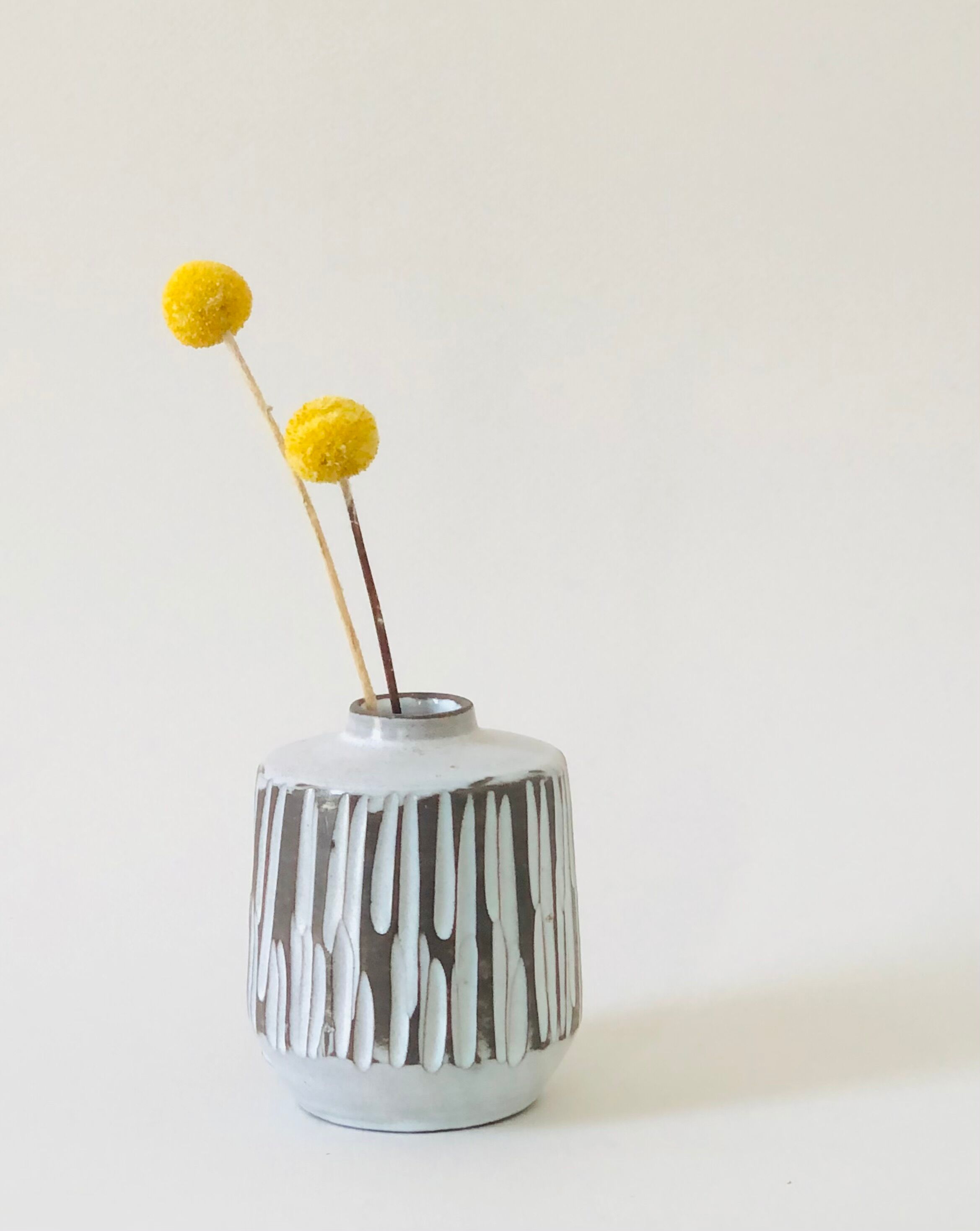 Ceramic vase by Nel Goedhart H9.5cm