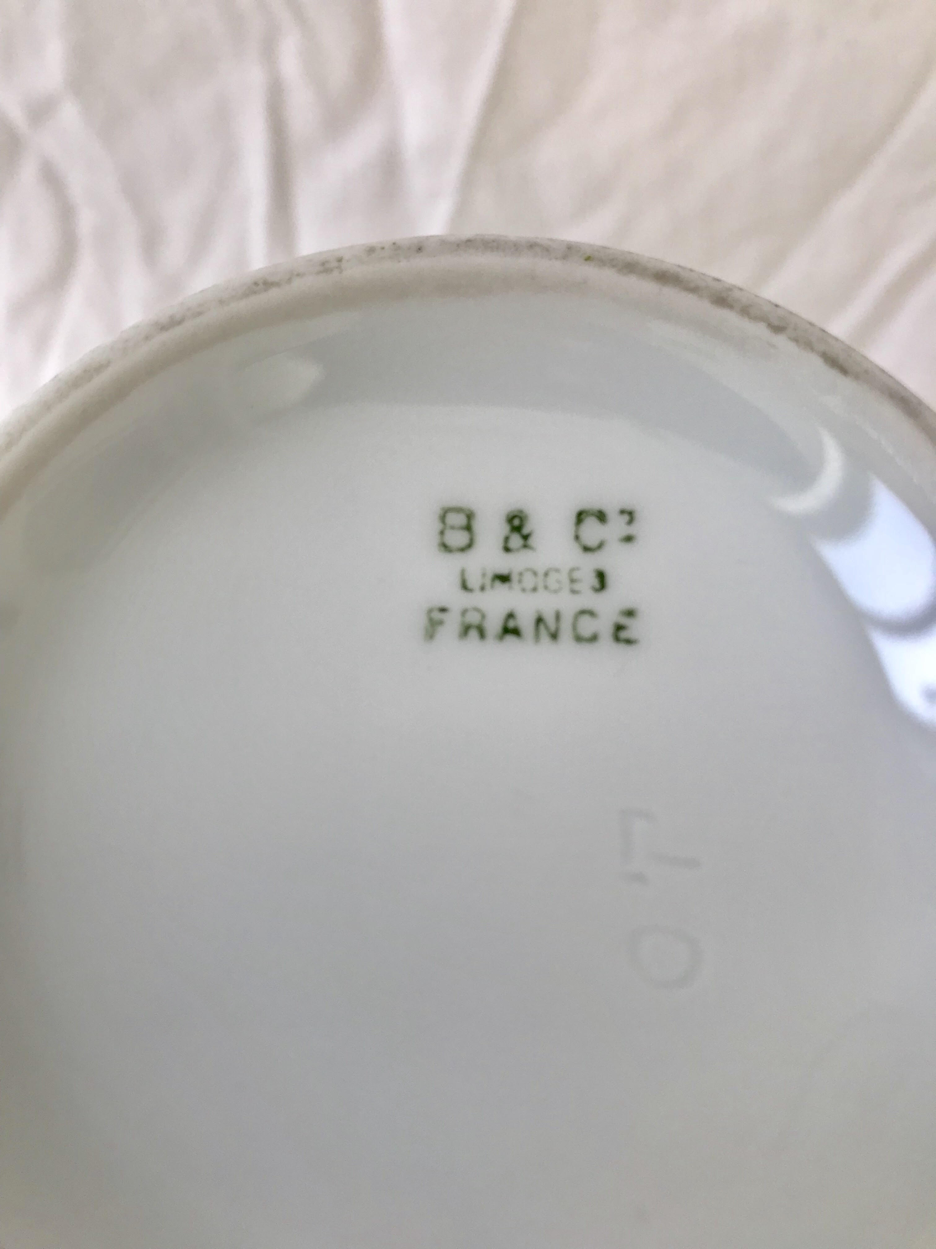 Vase en porcelaine signé B&C Bernardaud Limoges