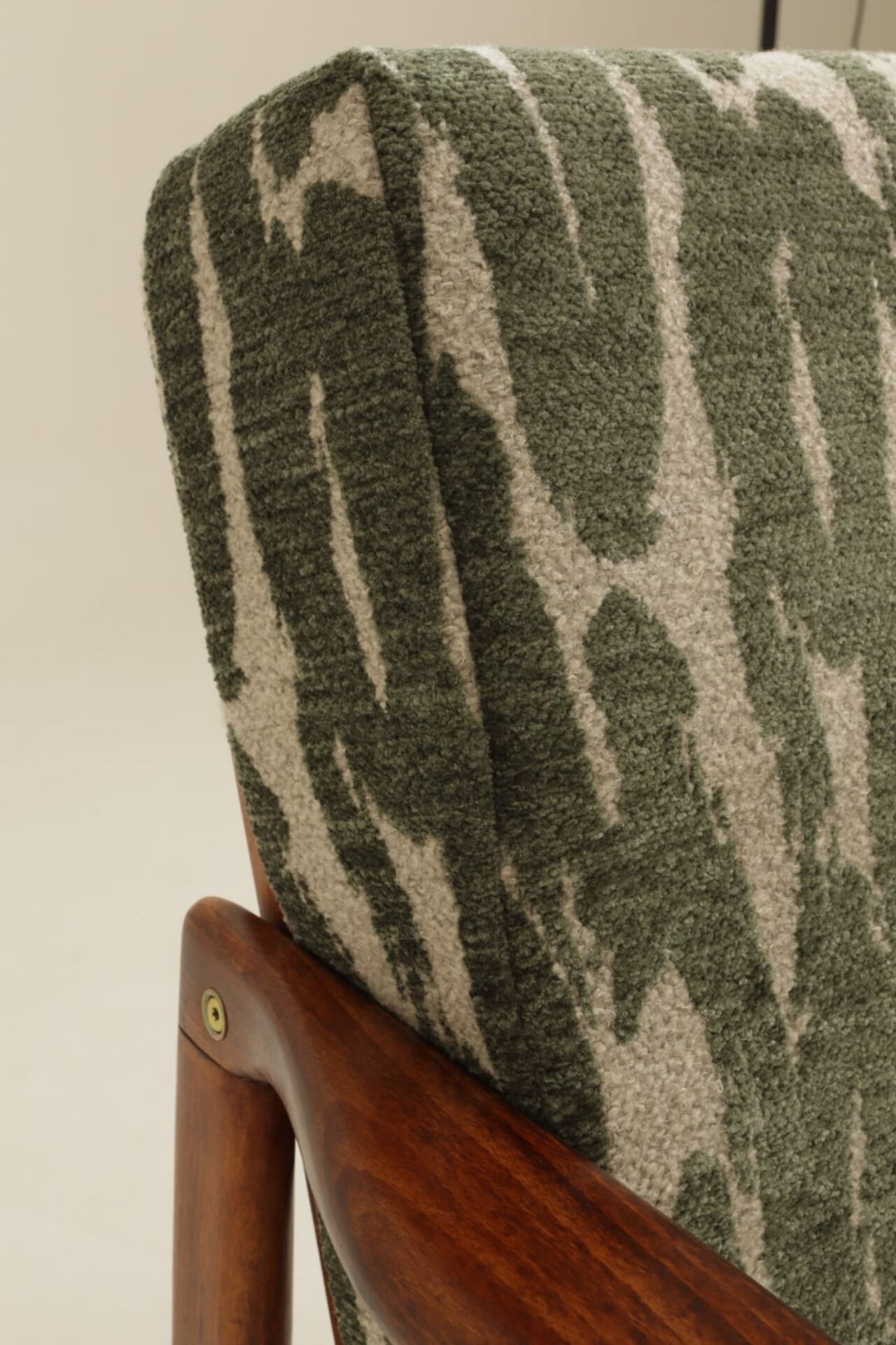 Scandinavian modern long chair jacquard green 1965