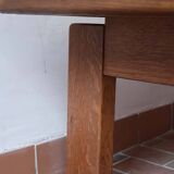 Large solid retractable coffee table