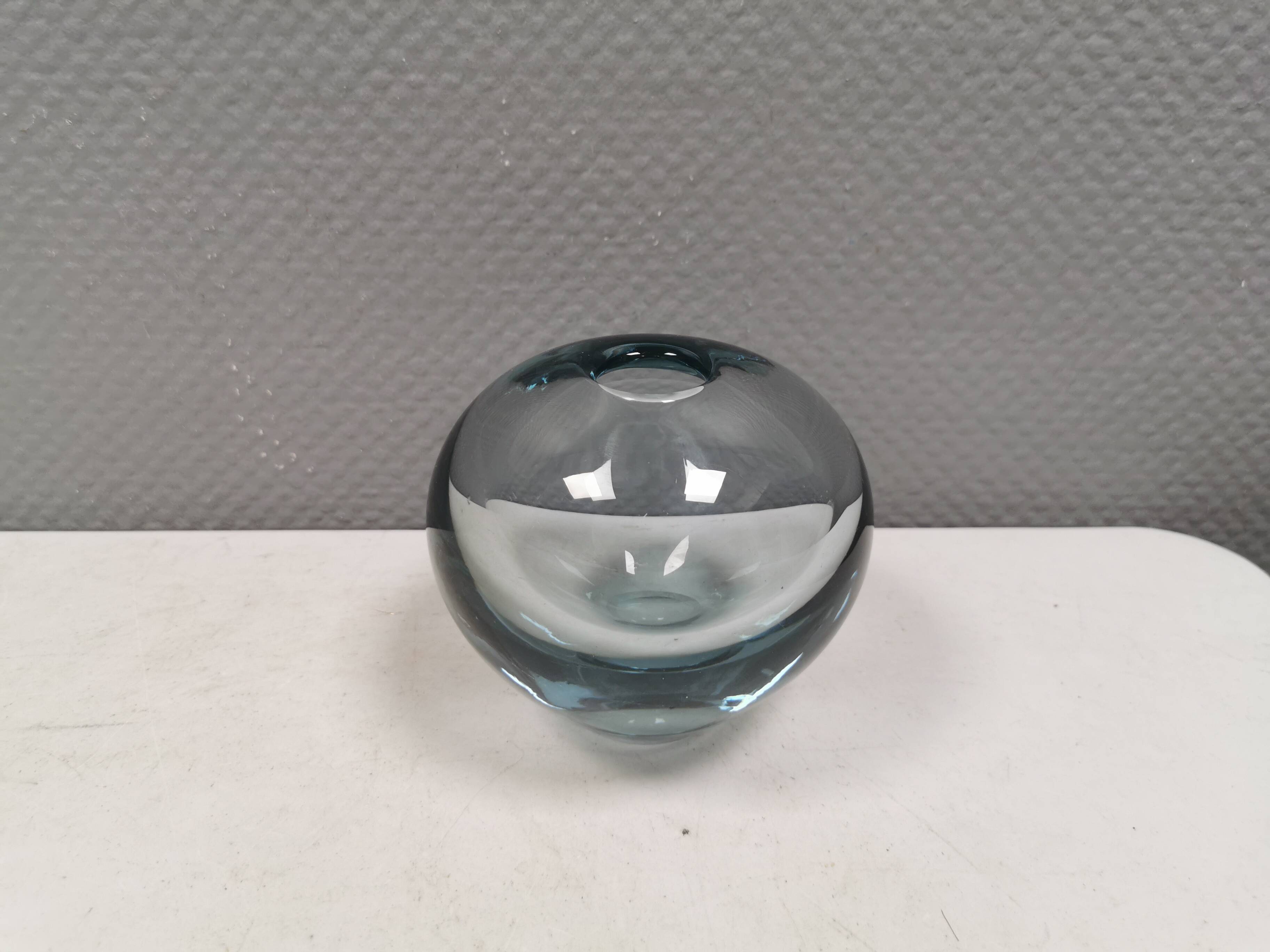 Rondo ball vase by Per Lütken for Holmegaard, Denmark, 1959.