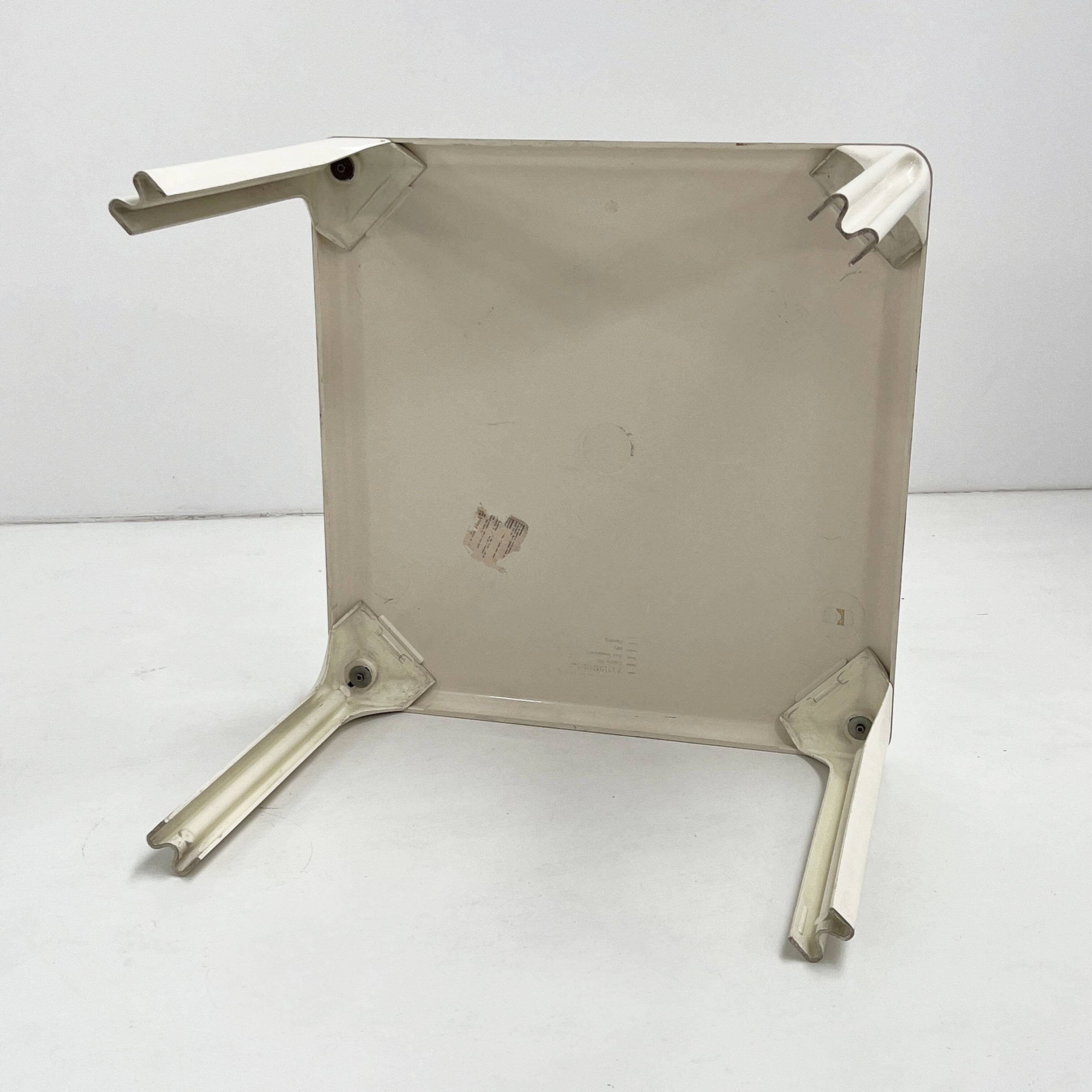 Stadio White dining table by Vico Magistretti for Artemide, 1970