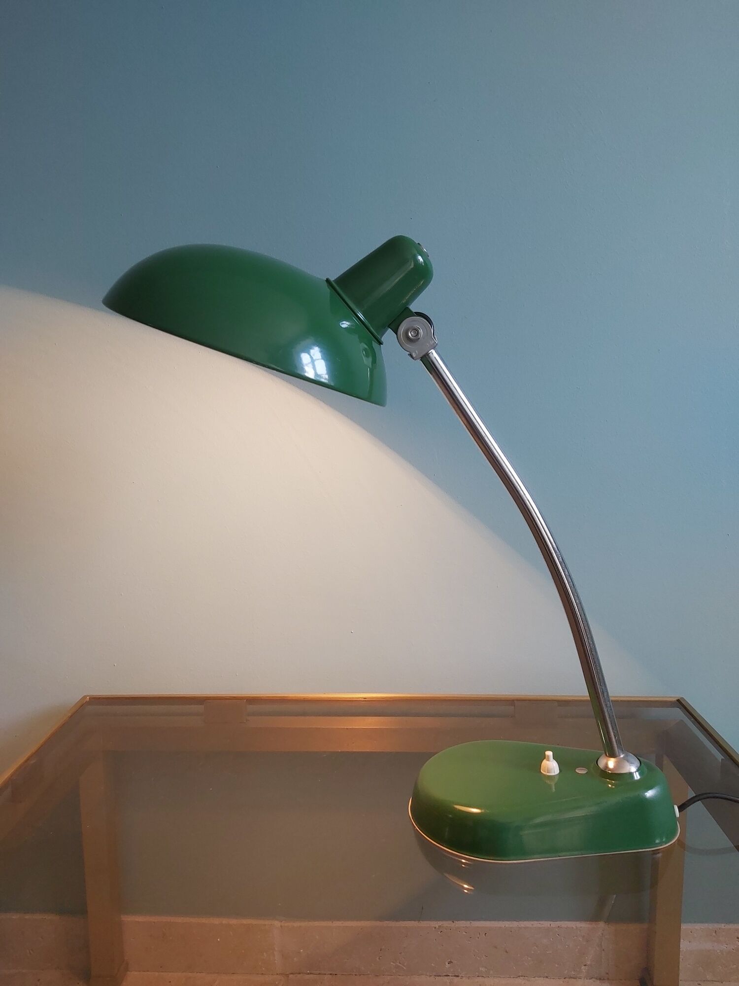 Large vintage desk lamp (50cm) in green lacquered metal, 70s