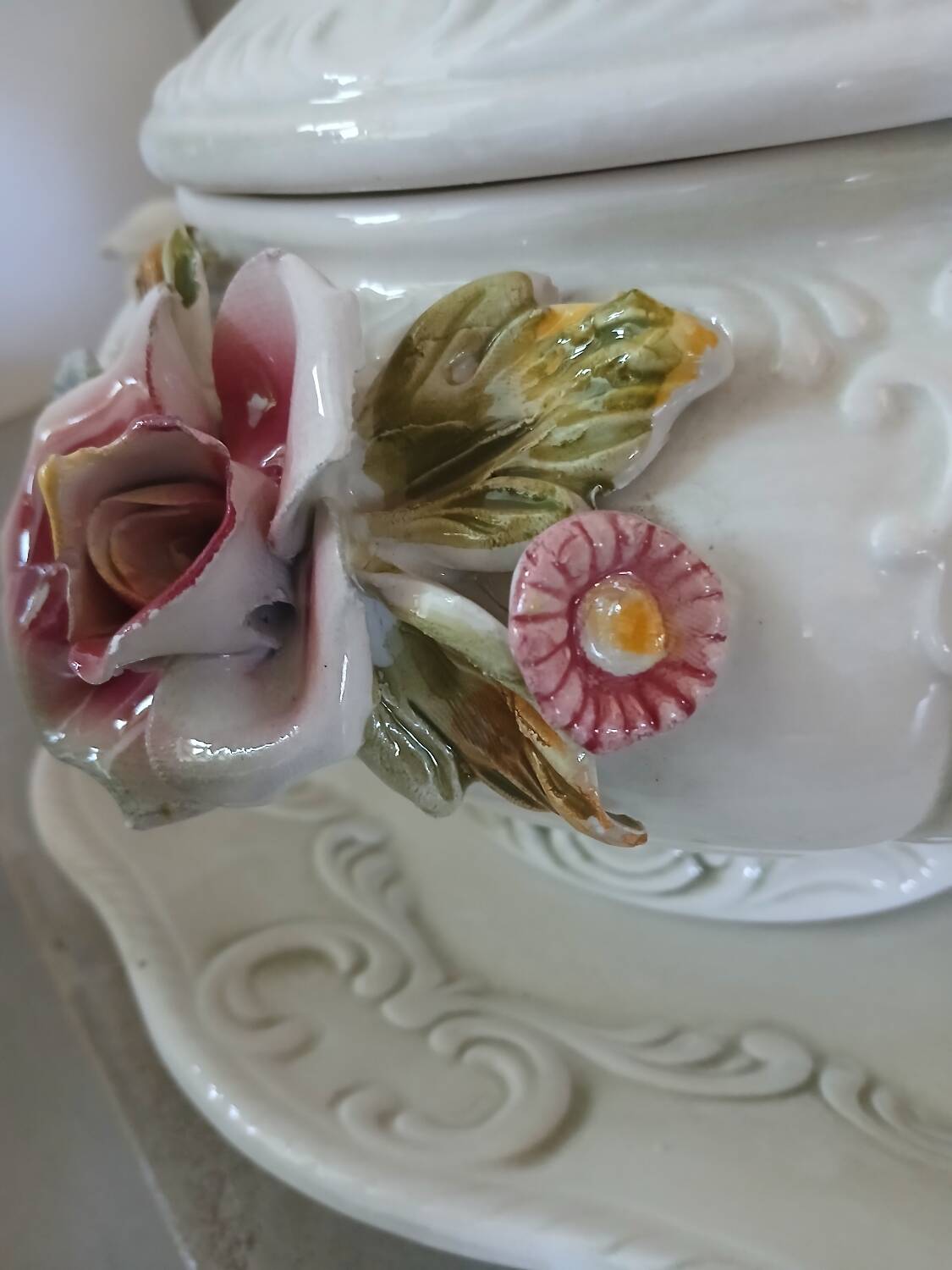 Antique porcelain soup tureen from Naples