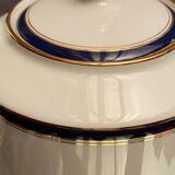 Teapot with blue and gold nets in Limoges porcelain signed Haviland