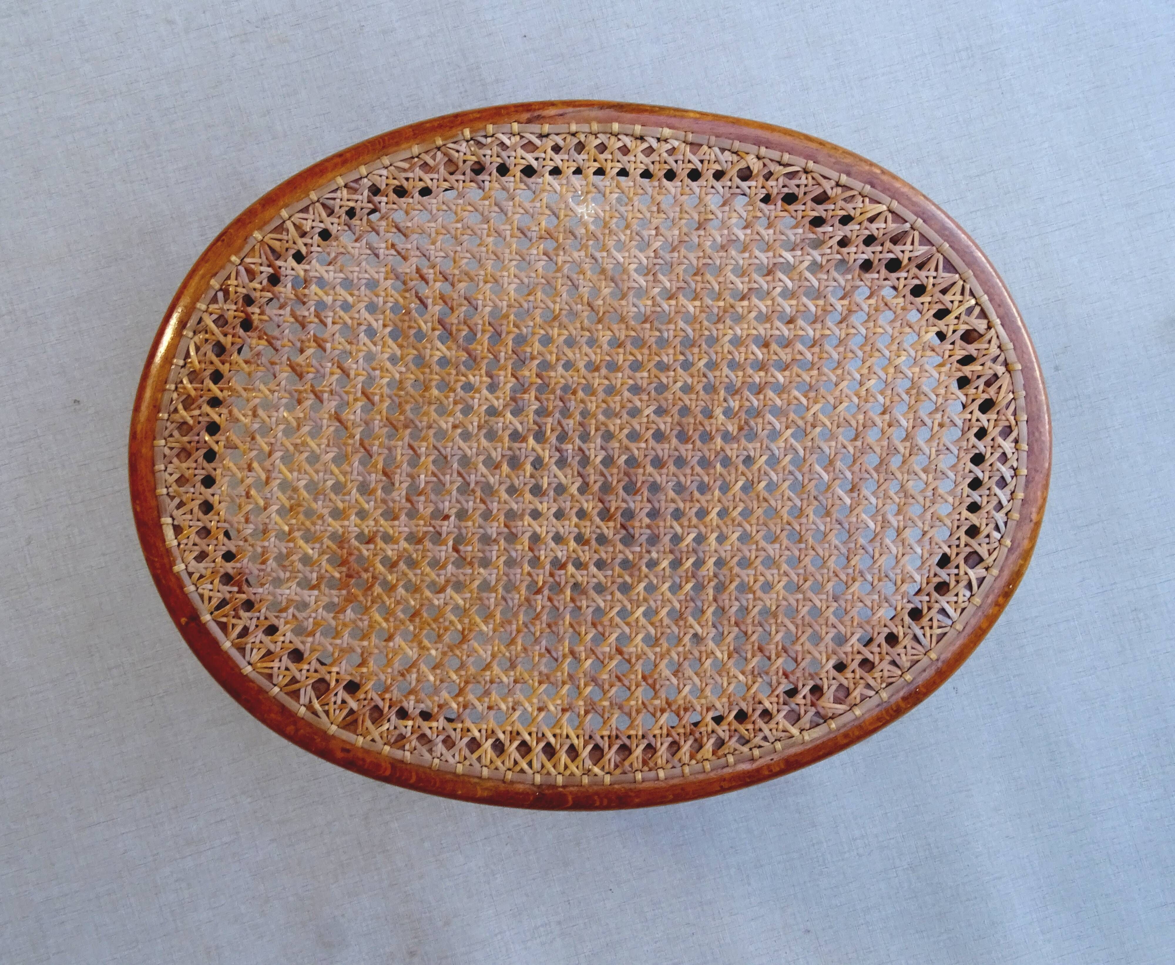THONET footstool, footstool no. 3 from around 1900, in original condition.