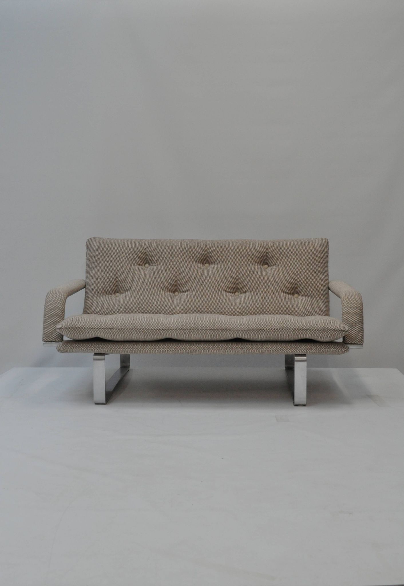 Two-seater sofa Artifort C647 by Kho Liang Ie – fully restored