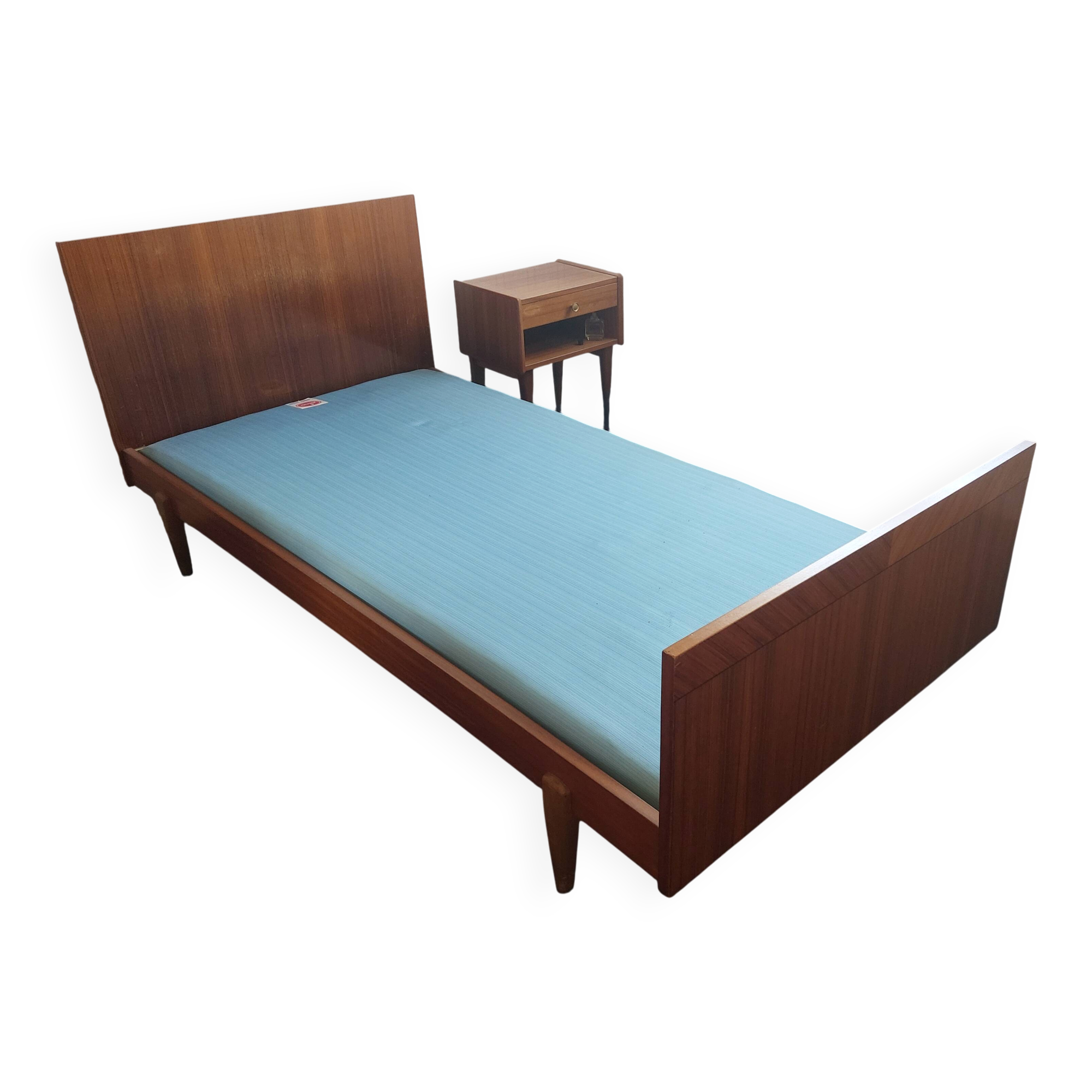 bed 90 and bedside table