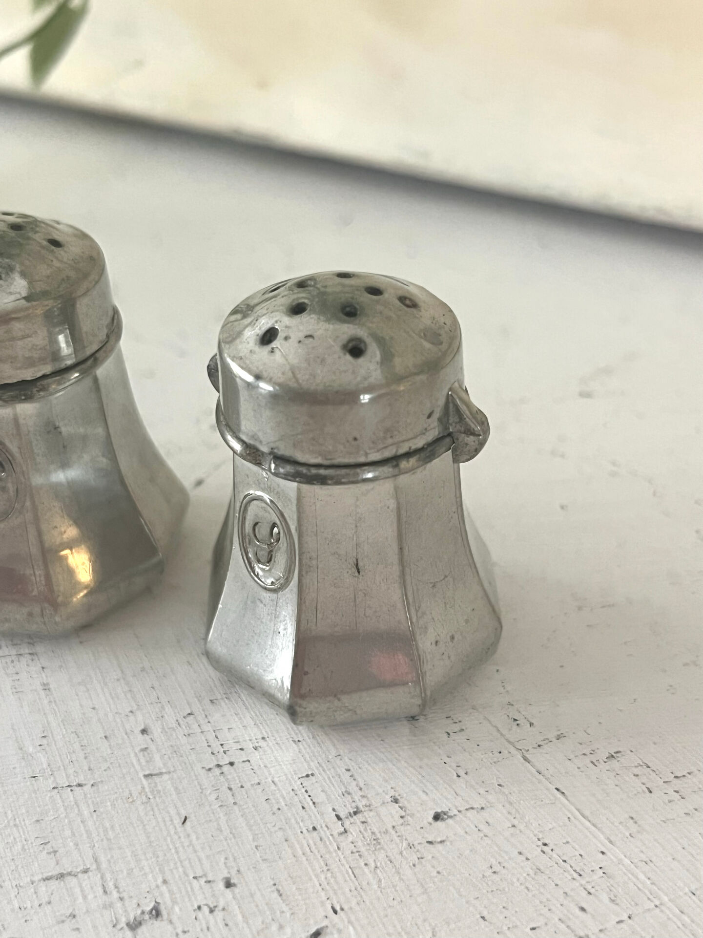 French pewter salt and pepper shakers set Etains du Manoir with origin