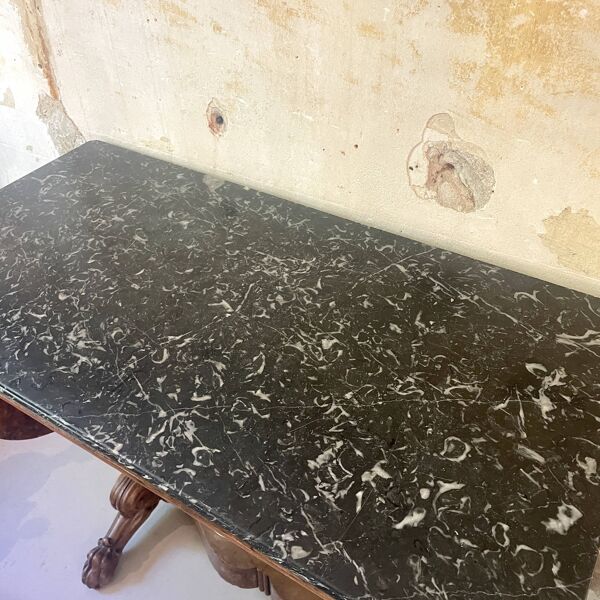 Console noyer et marbre noir pattes de lion