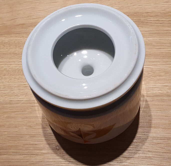 Porcelain sugar pot