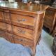 Commode 3 tiroirs arbalette Louis XV en noyer de 1960