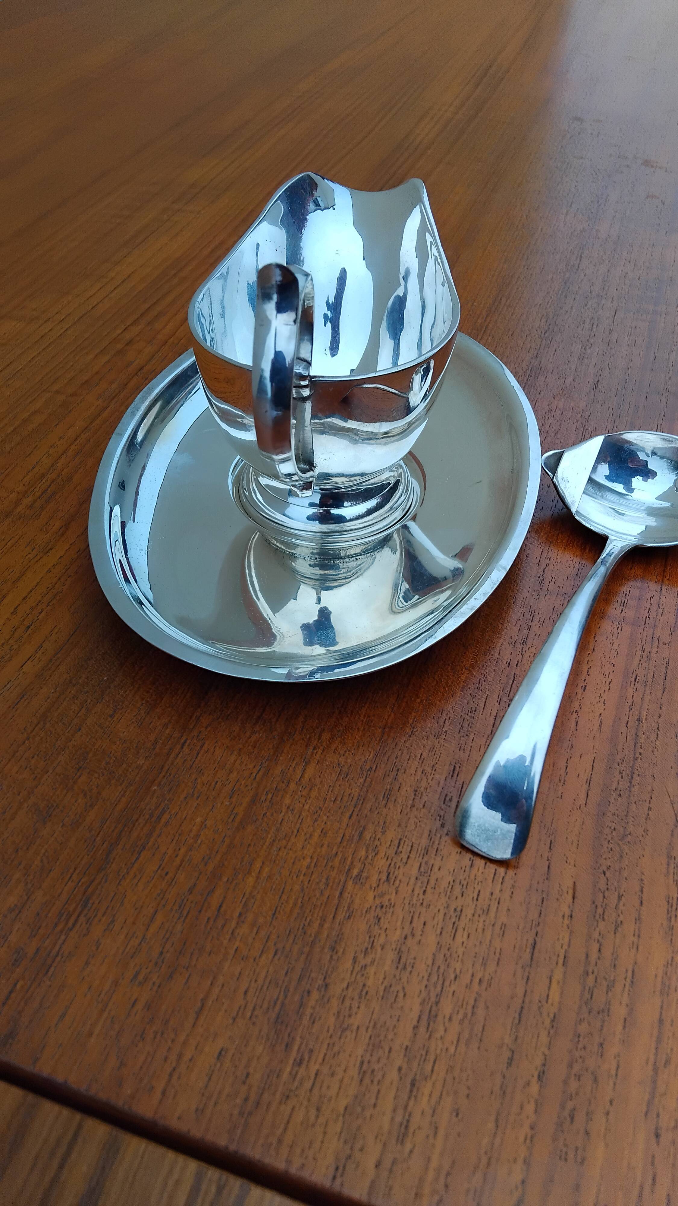 Vintage silver-plated metal sauce boat tableware