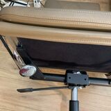 Armchair Charles and Ray Eames ea 219 edition Vitra taupe leather