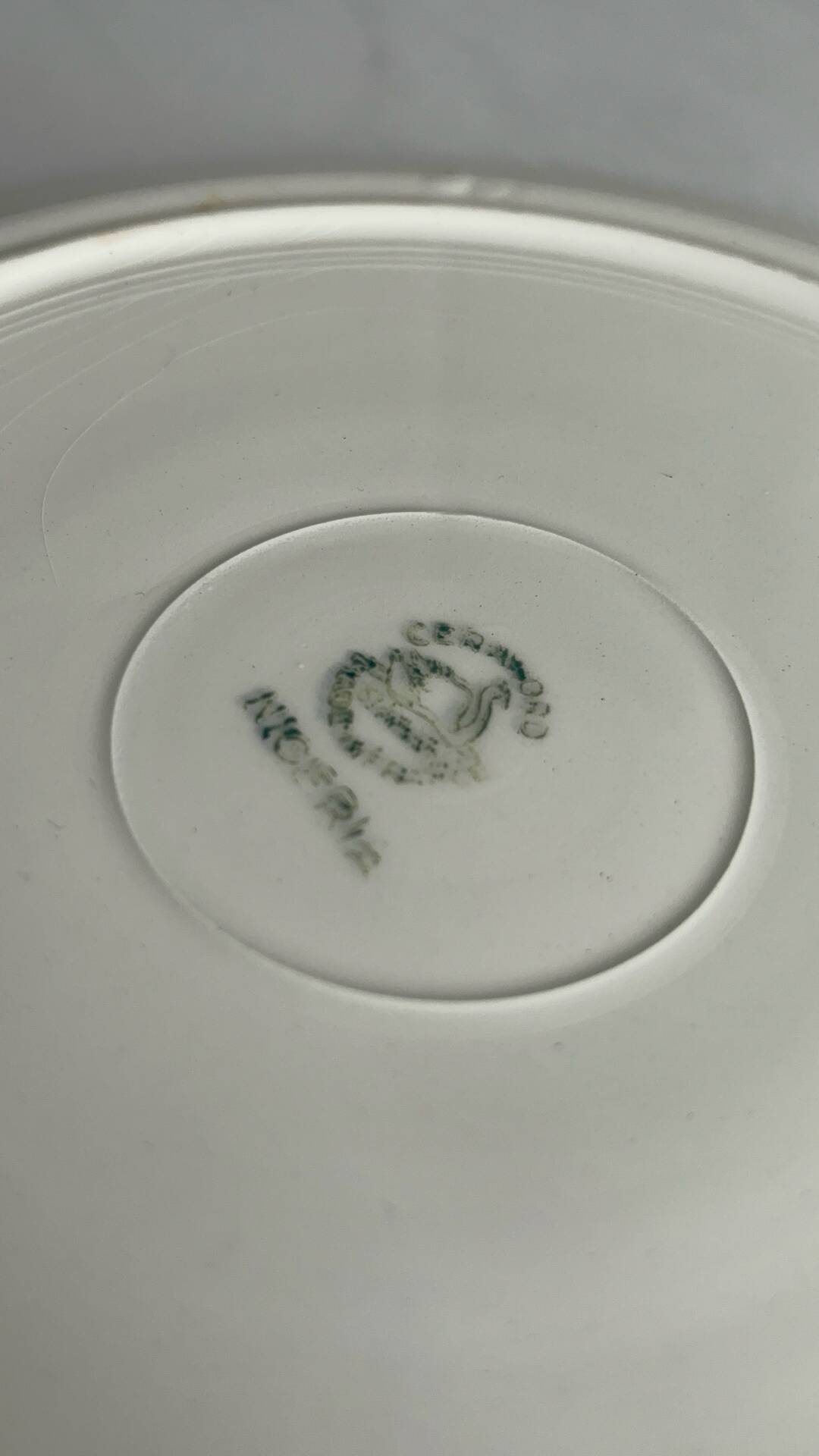 Round plate from the Céranord Saint-Amand service • Red and blue floral decoration