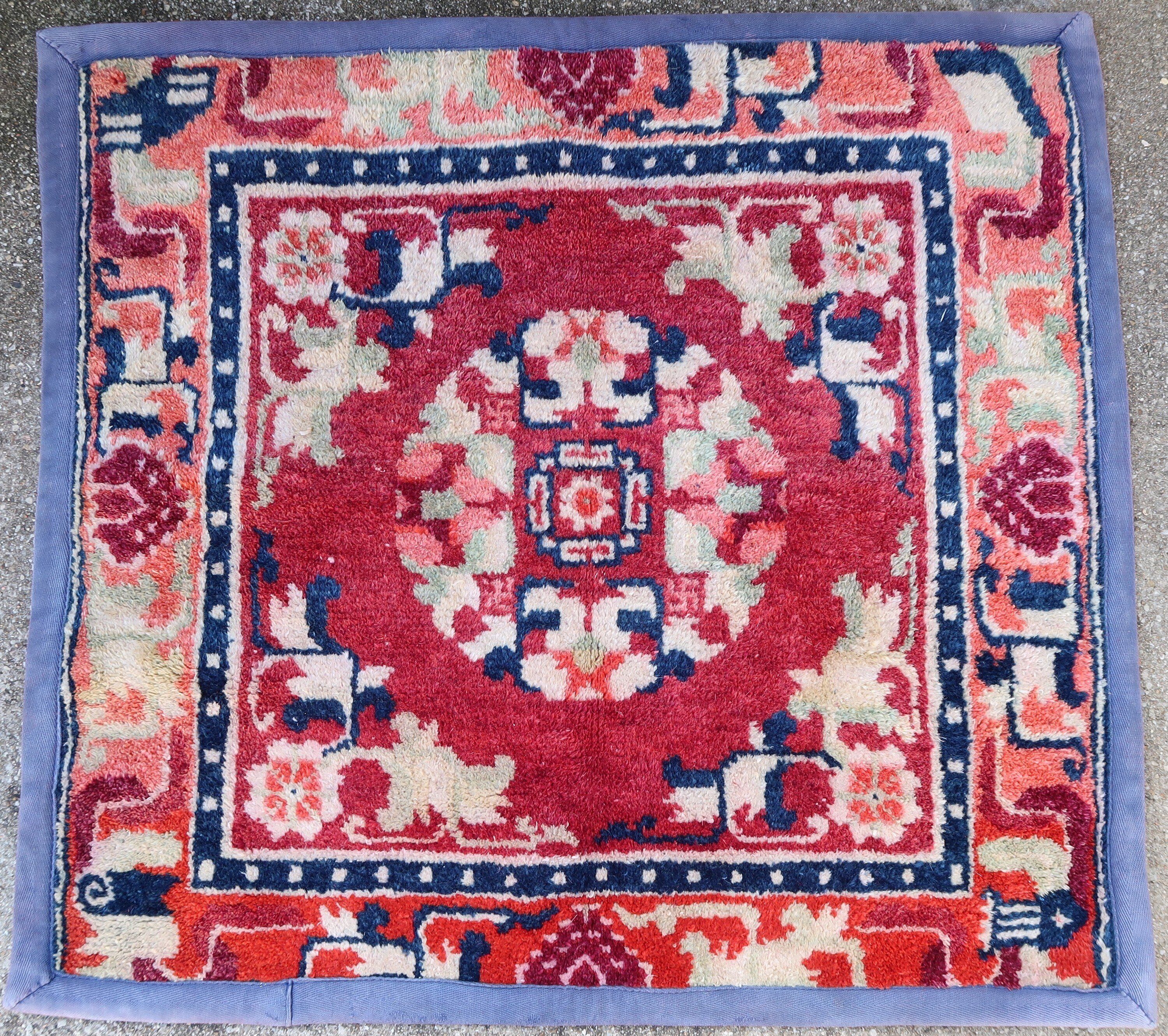 Chinese rug 1900 68 X 63 cm