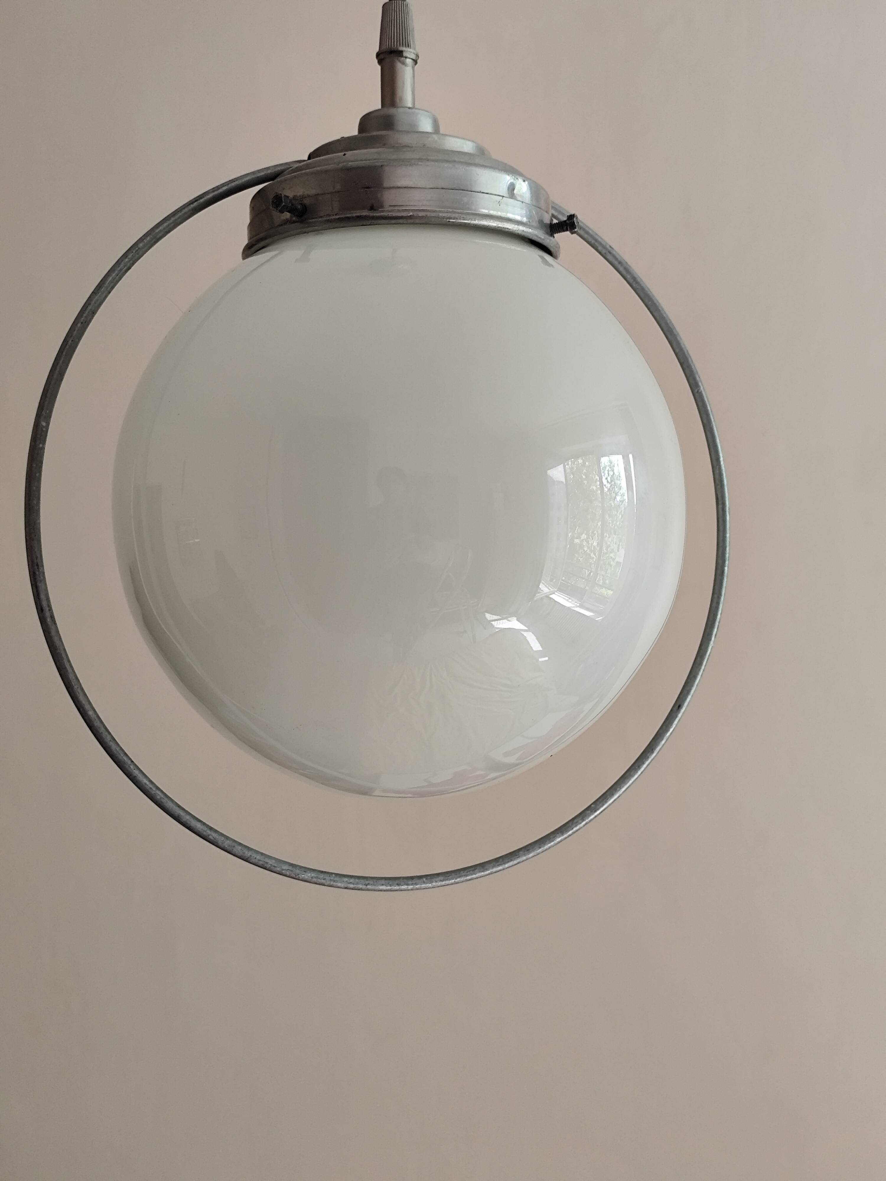 Suspension drop globe opaline white and metal structure