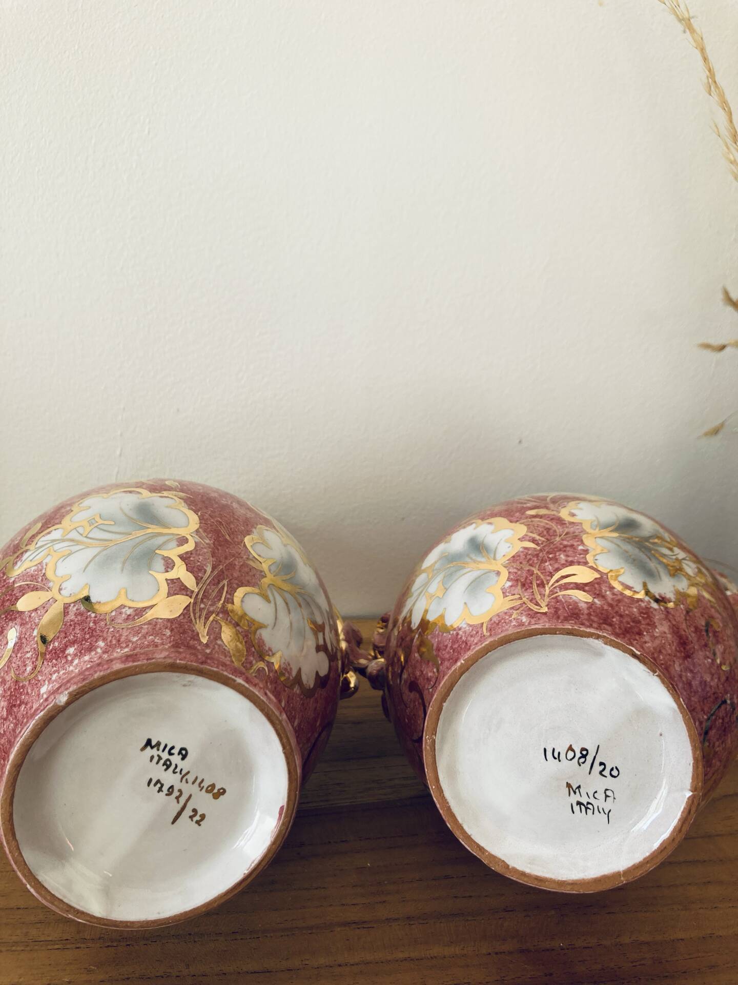 2 vases with floral designs in ceramic and gold embellishments, Mica Italy.