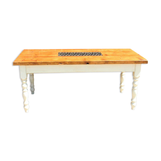 Dining room table